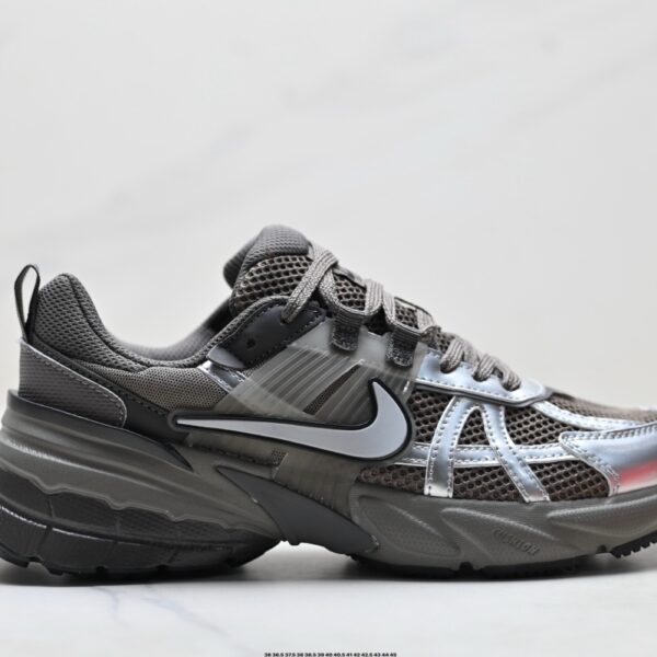 NIKE V2K RUN Nike Retro Versatile