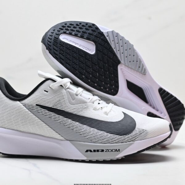 NIKE AIR ZOOM RIVAL FLY