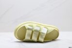 UGG - Image 2