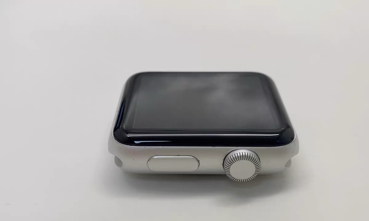 img_0394-2 Apple Watch S3 42mm GPS UK Version White 8GB - Image 1